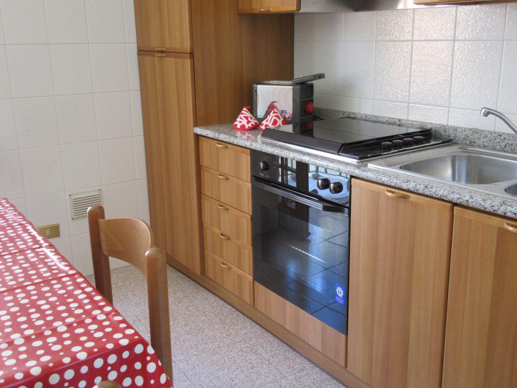 Casa Elisa Apartment สเตรซา ภายนอก รูปภาพ